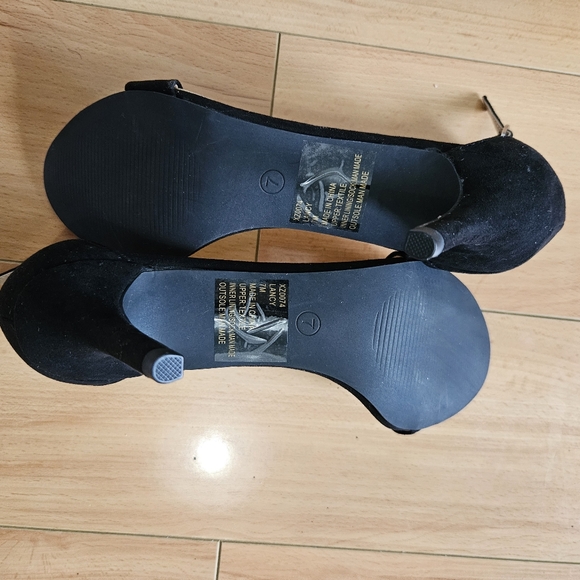 Black Sandals - Picture 5 of 5